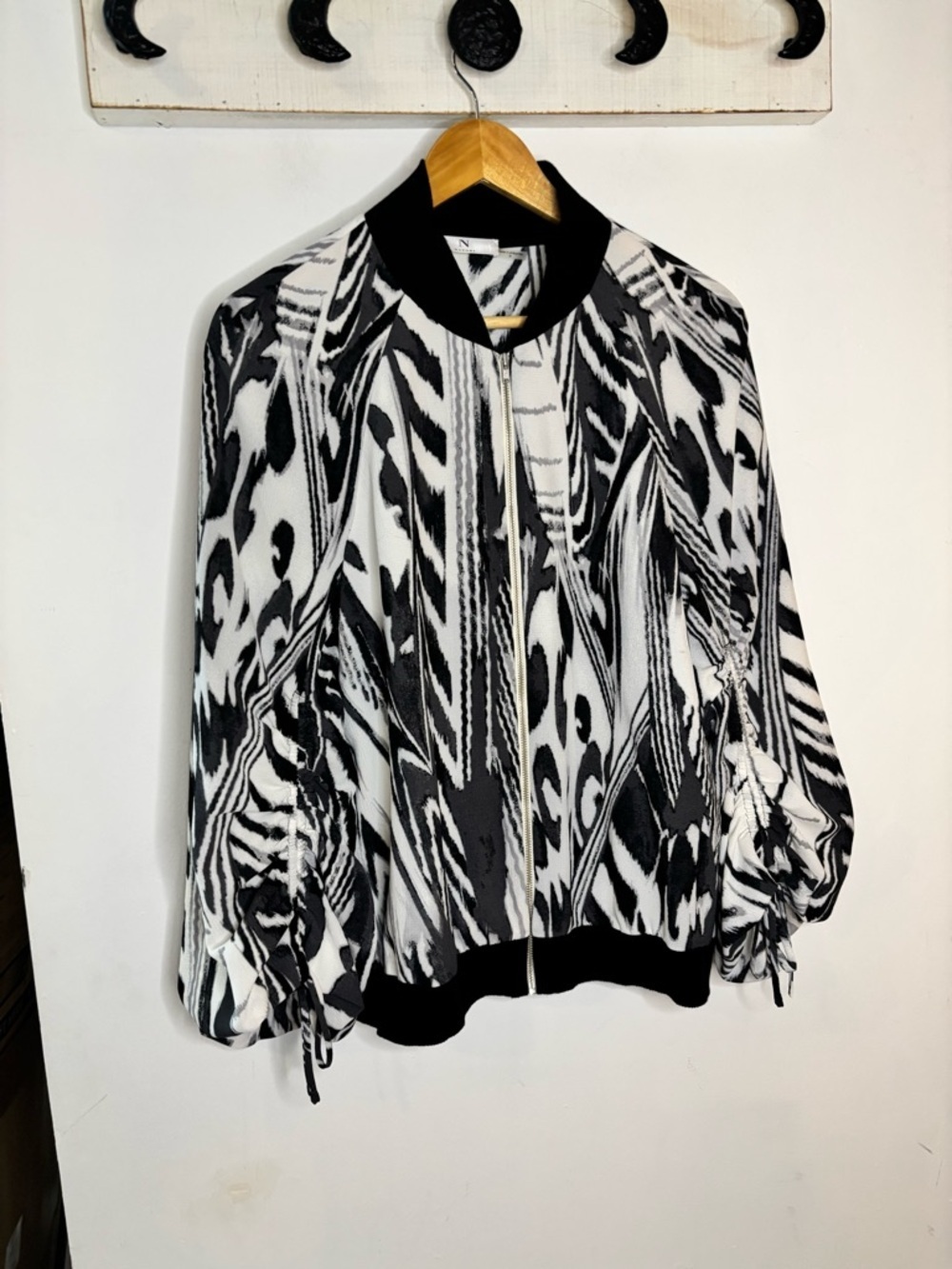 Natori Black and White Abstract Print Bomber
